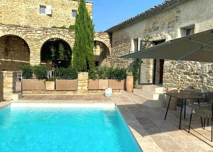 La Maison des Vendangeurs - TABLE D'HÔTES le soir du jeudi au lundi - Jacuzzi - Balnéo SPA - ACCES Piscine pour chambre Grafitti et chambre La Tour